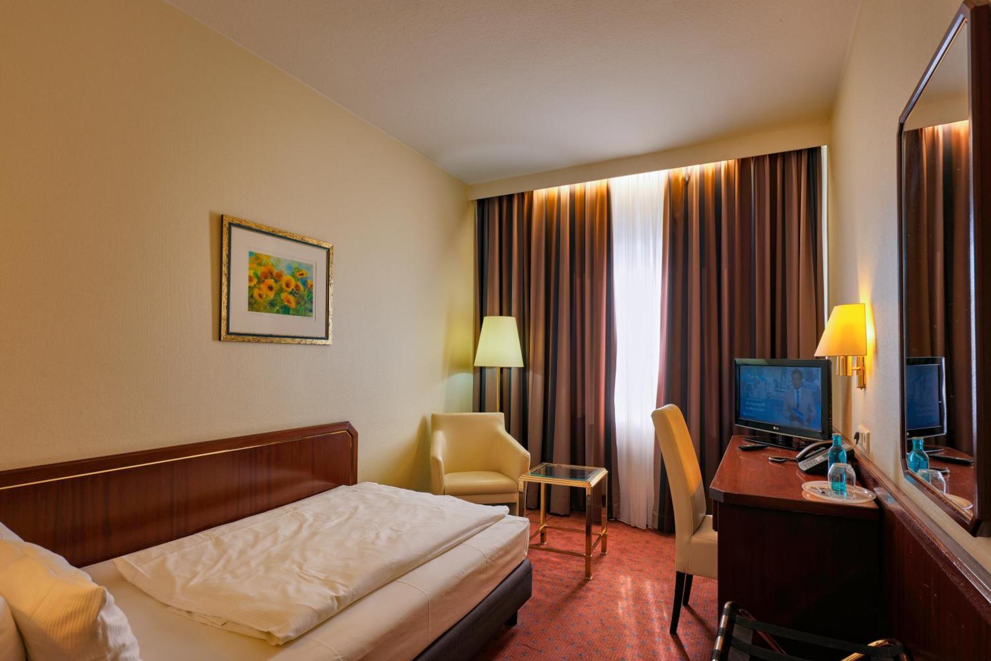 Trip Esplanade Hotel