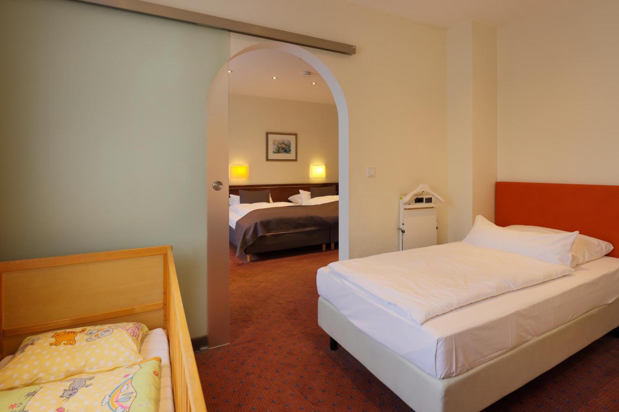 Trip Esplanade Hotel 4*