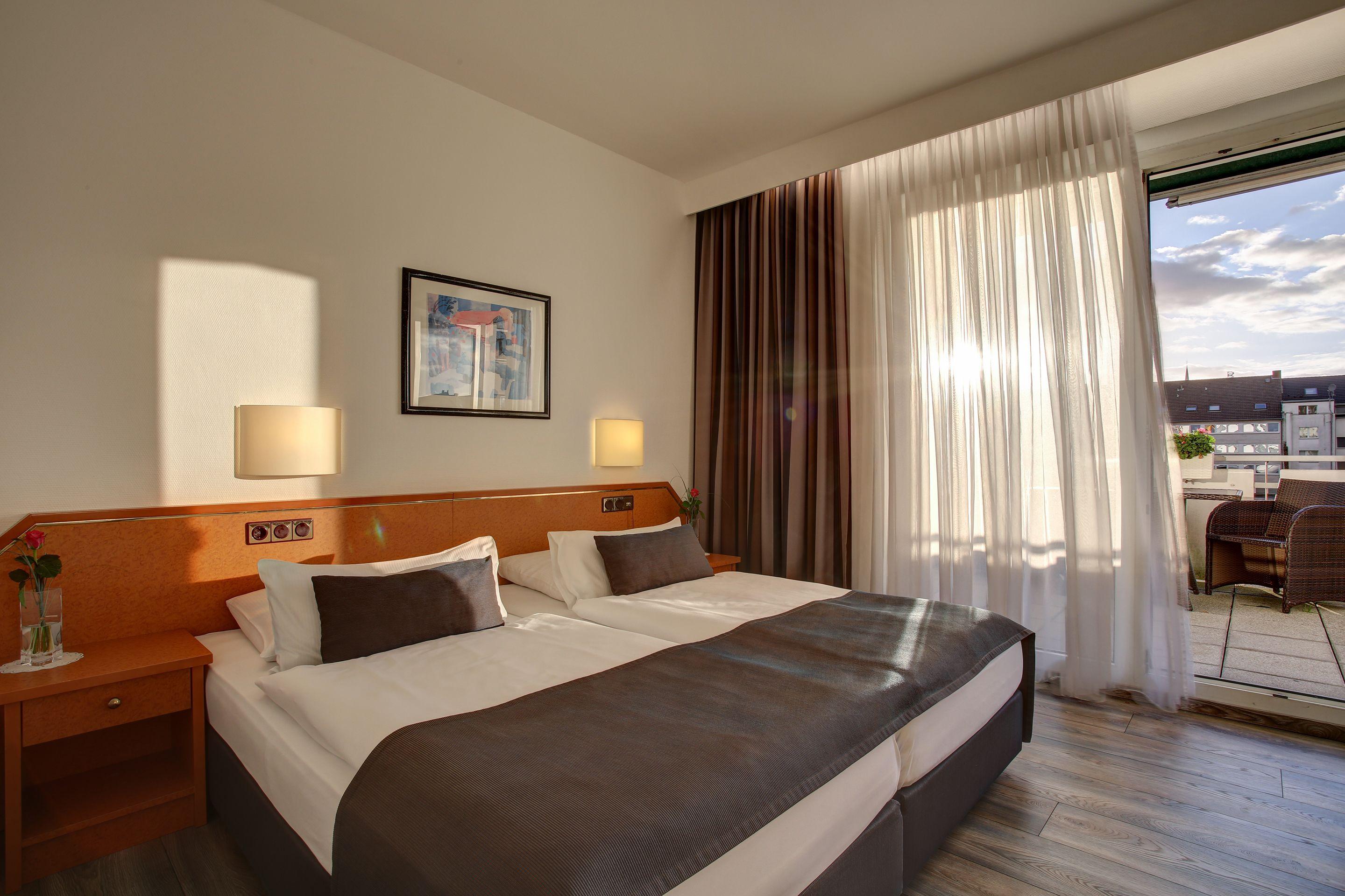 Trip Esplanade Hotel 4*