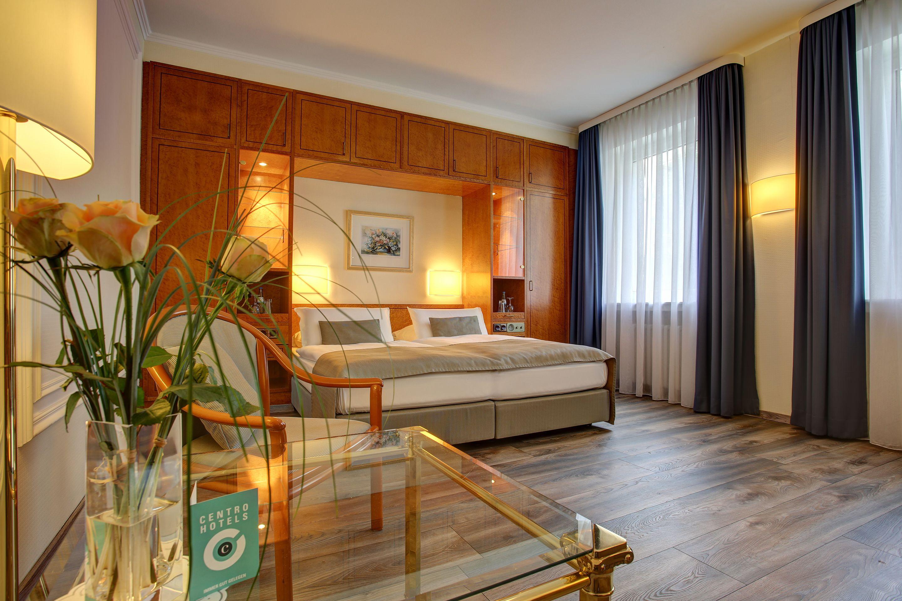 Trip Esplanade, Dusseldorf