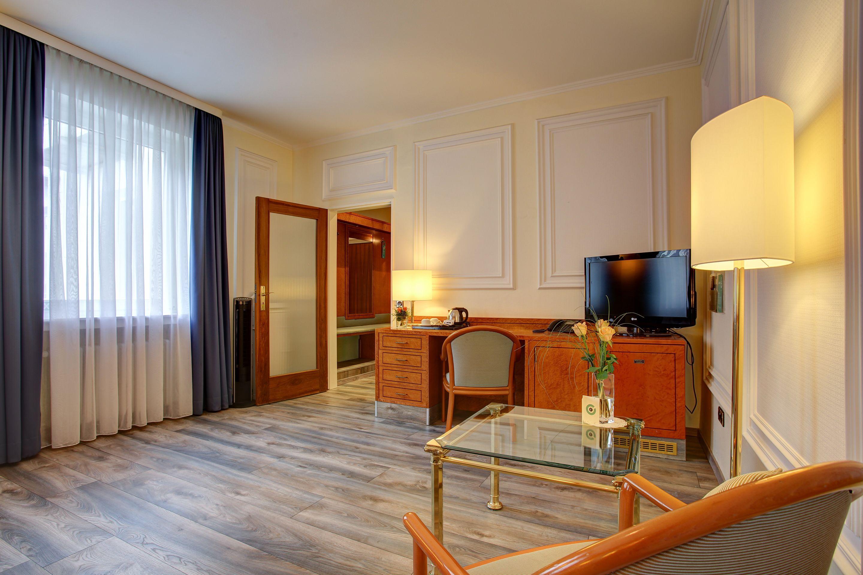 Trip Esplanade, Hotel